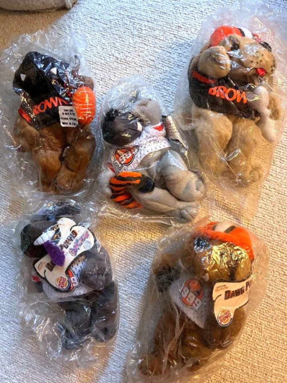 NEW Vintage 1999 Dawg Pound Collectibles Burger King Cleveland Browns Plush Dogs